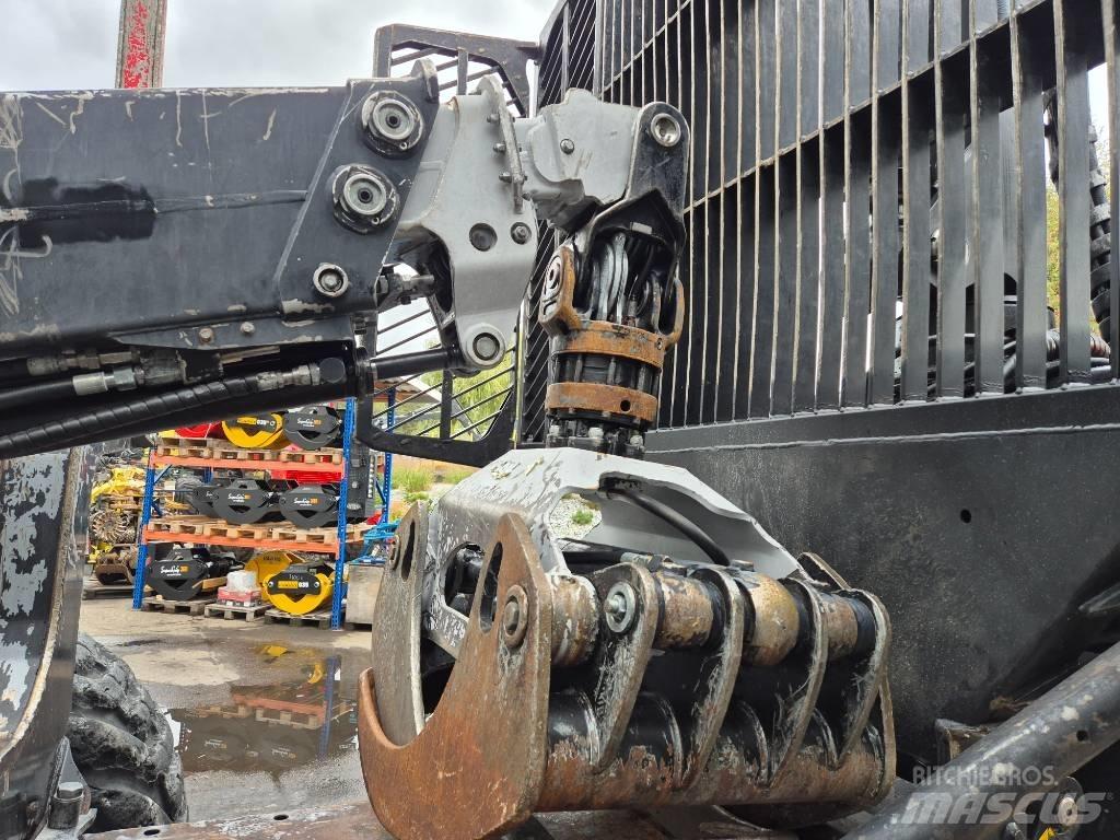 Komatsu 895 Forvarderi