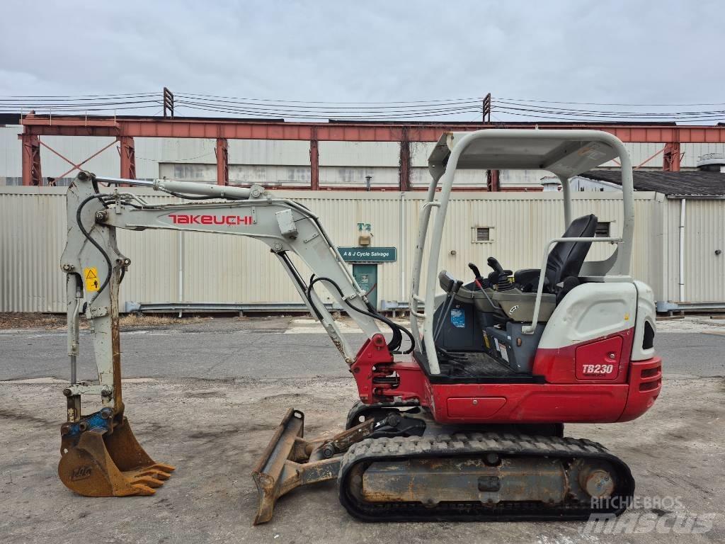 Takeuchi TB 230 Mini bageri < 7t