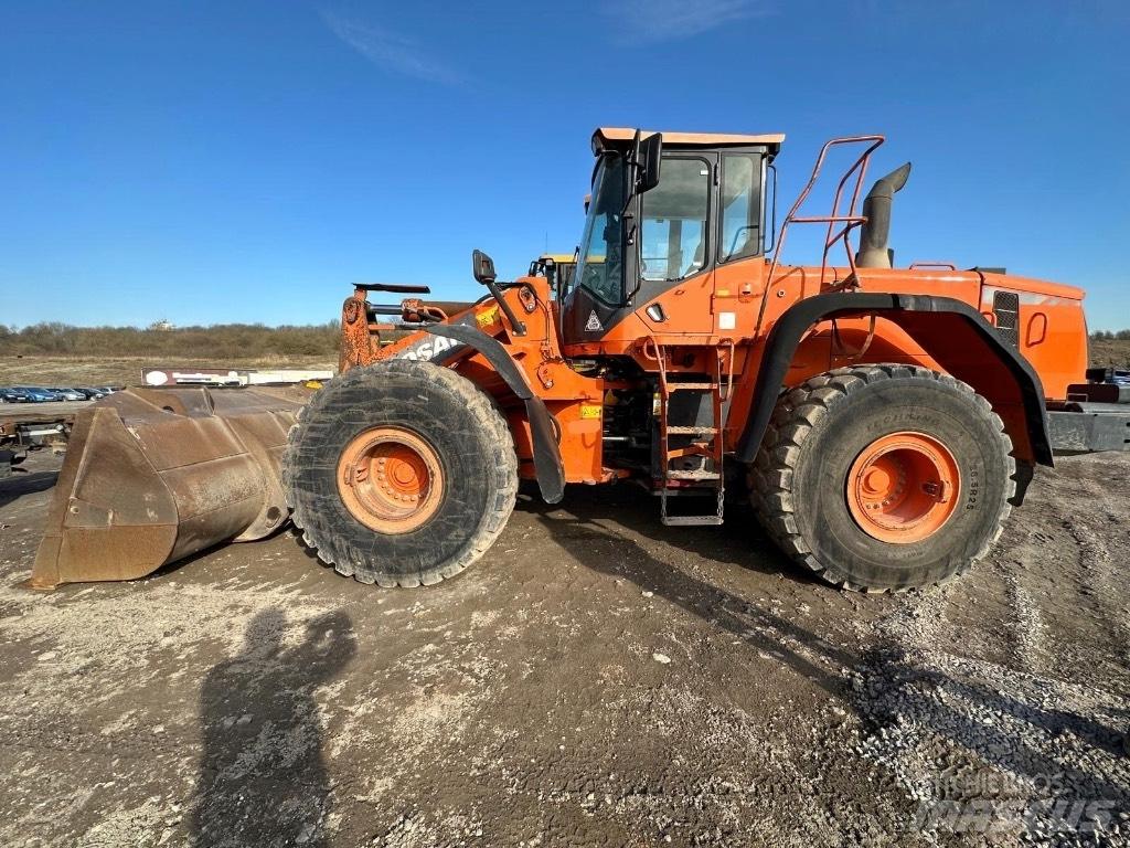 Doosan DX420-3 Bageri točkaši