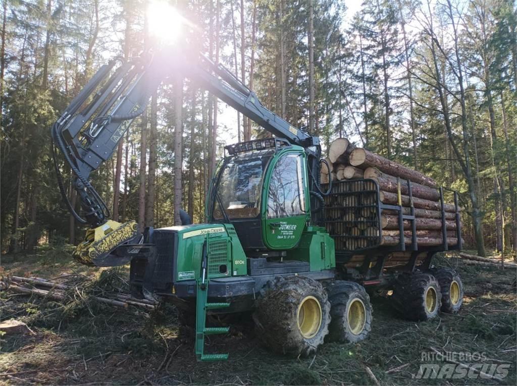 John Deere 810 E Forvarderi
