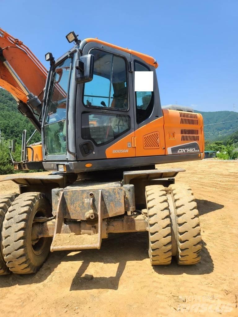 Doosan DX 140 W Bageri točkaši