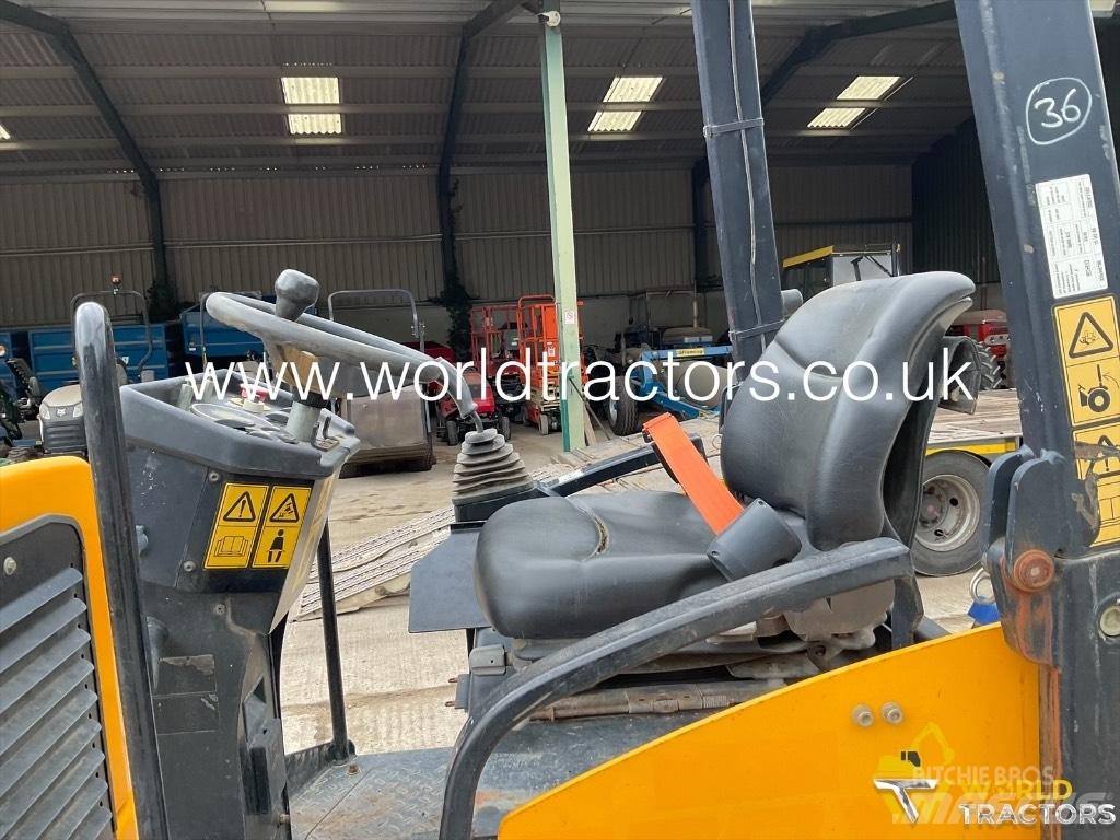 JCB VMT 260-120 Valjci sa duplim bubnjem