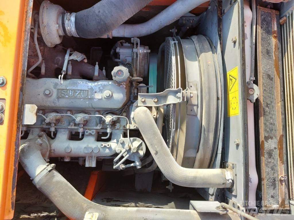 Hitachi ZX225USRLC Bageri guseničari