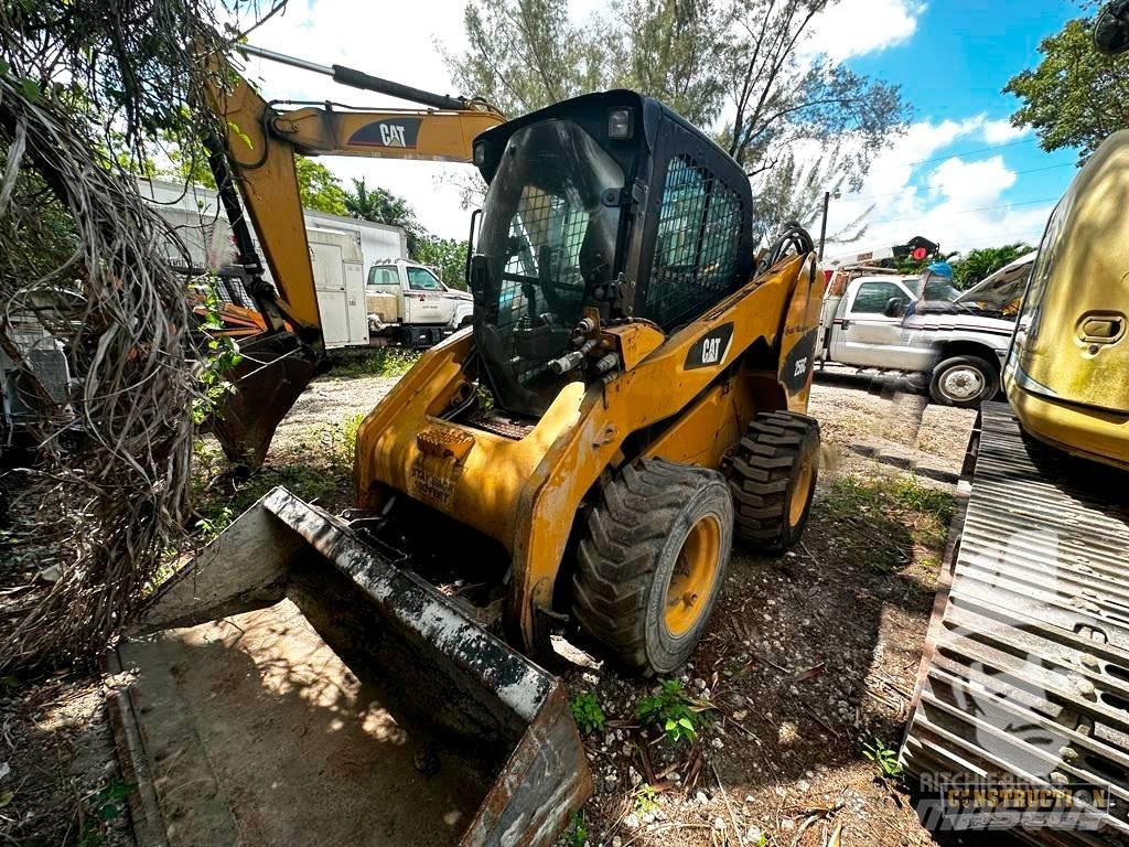 CAT 256 C Skid steer mini utovarivači
