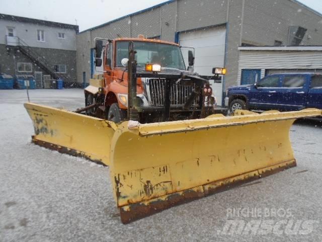 International 7400 Snežne daske i plugovi