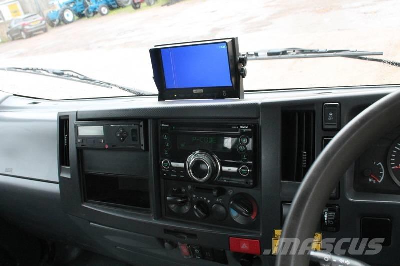 Isuzu 75.150 Kamioni sa ravan platformom / vitlom