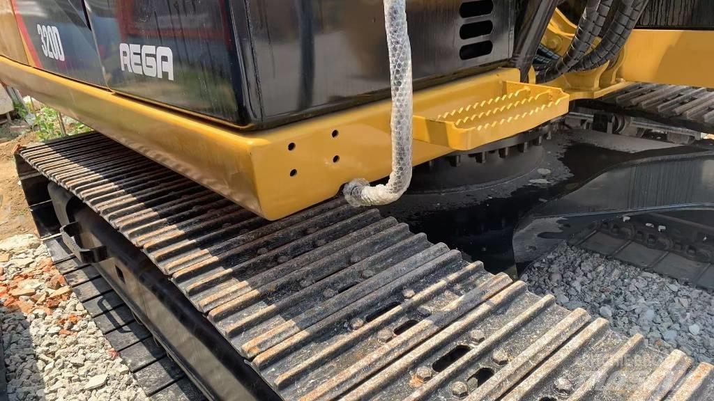 CAT 320 Bageri guseničari