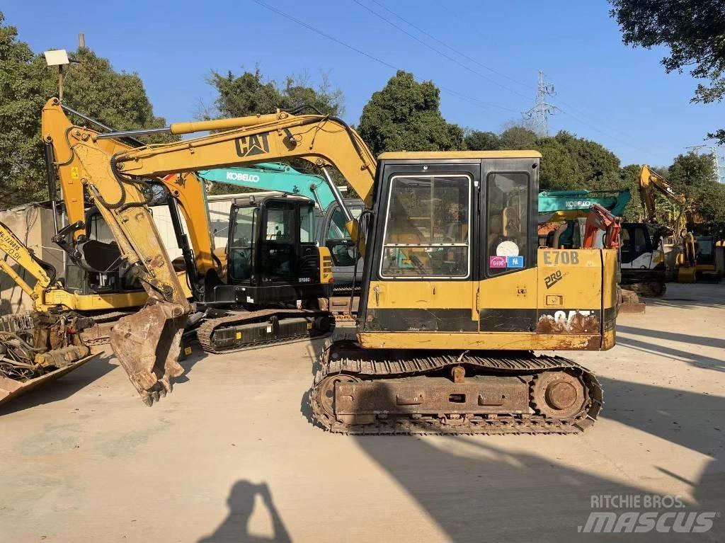 CAT E 70 B Bageri guseničari
