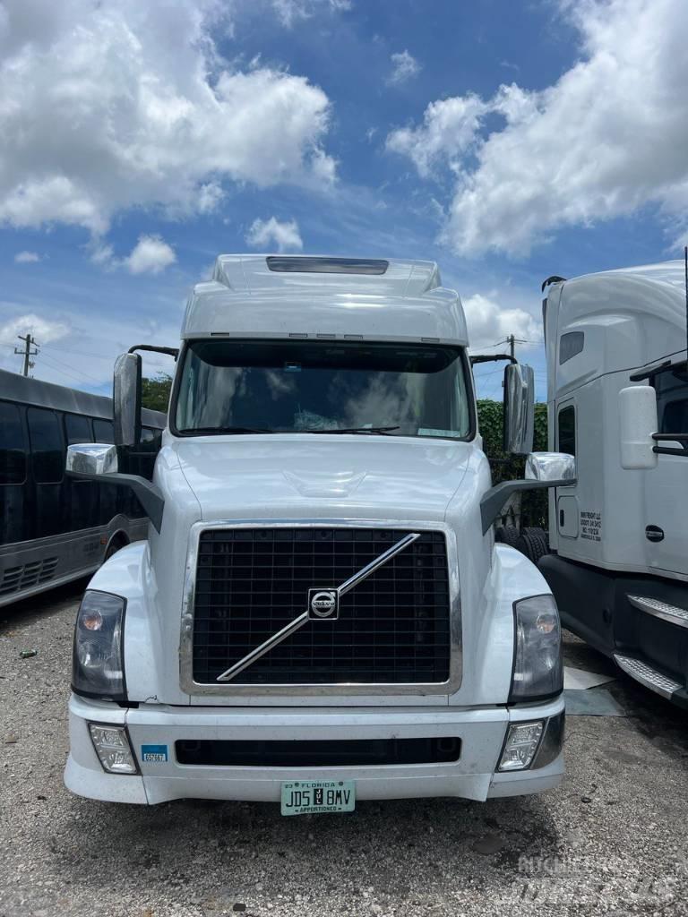 Volvo VNL 780 Tegljači