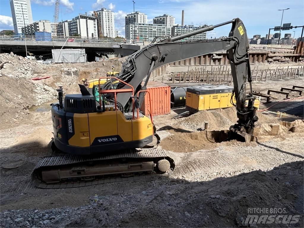 Volvo ECR235EL Bageri guseničari