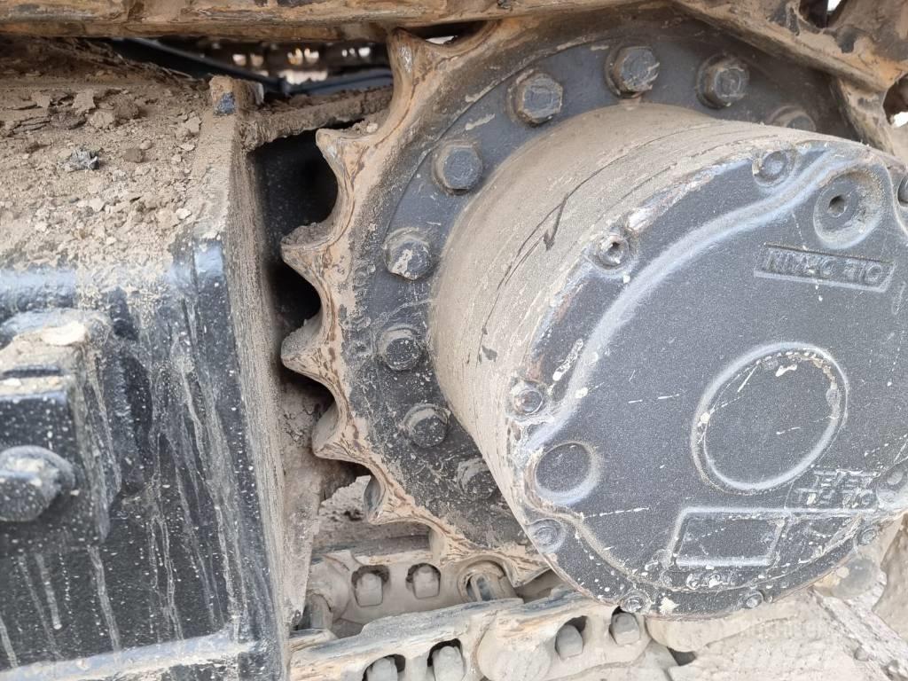 JCB JS 130 LC Bageri guseničari