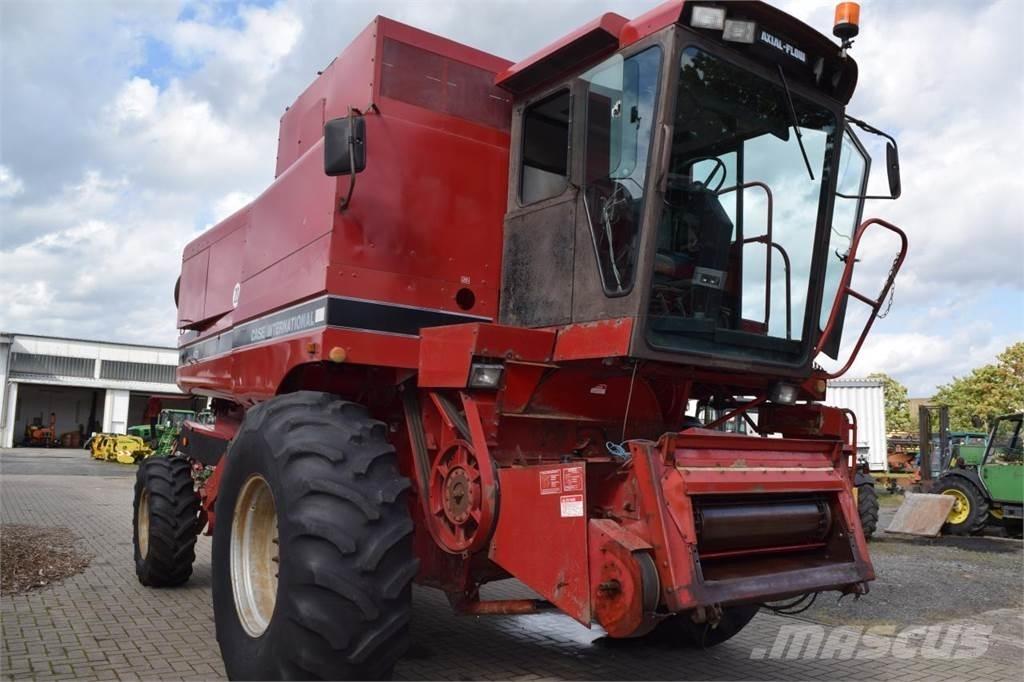 Case IH 1680 Axial Kombajni