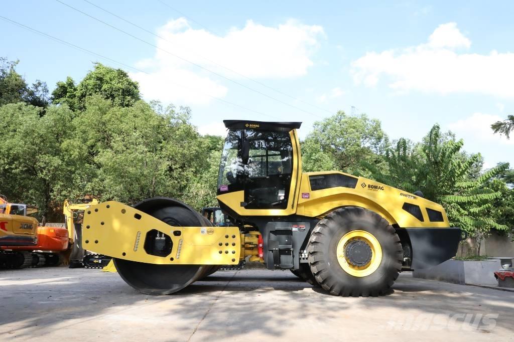 Bomag BW 226 BVC-5 Valjci sa duplim bubnjem