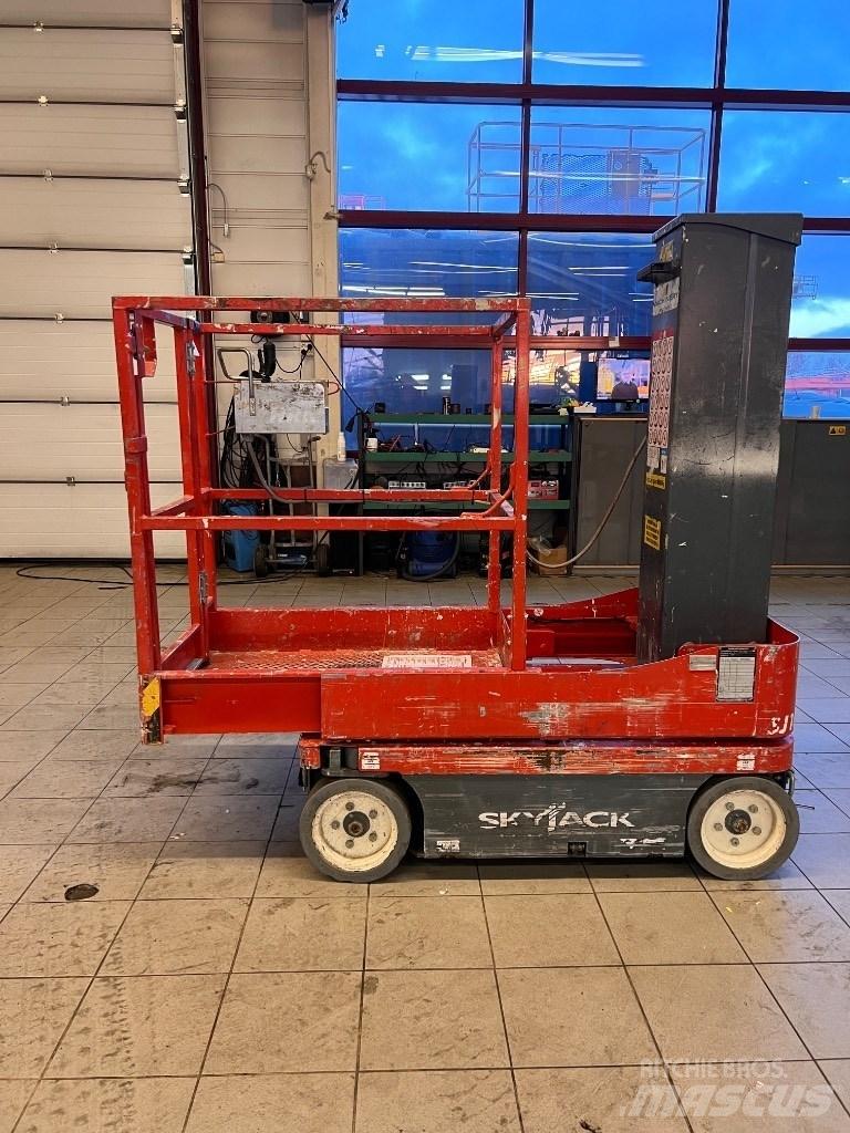 SkyJack SJ 16 Jarbolne penjajuće platforme