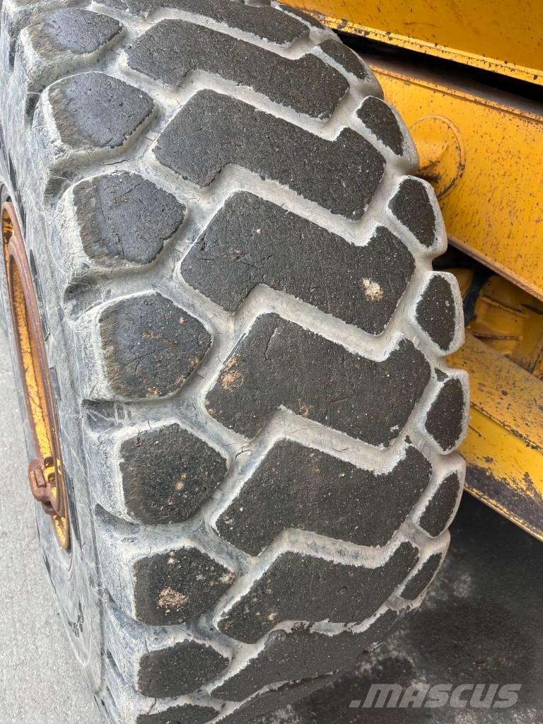 Volvo A 25 G Zglobni damperi