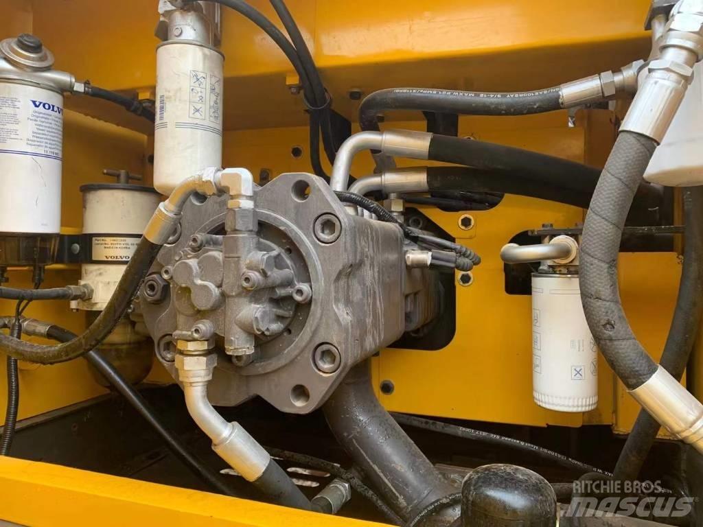 Volvo EC 300 D L Bageri guseničari