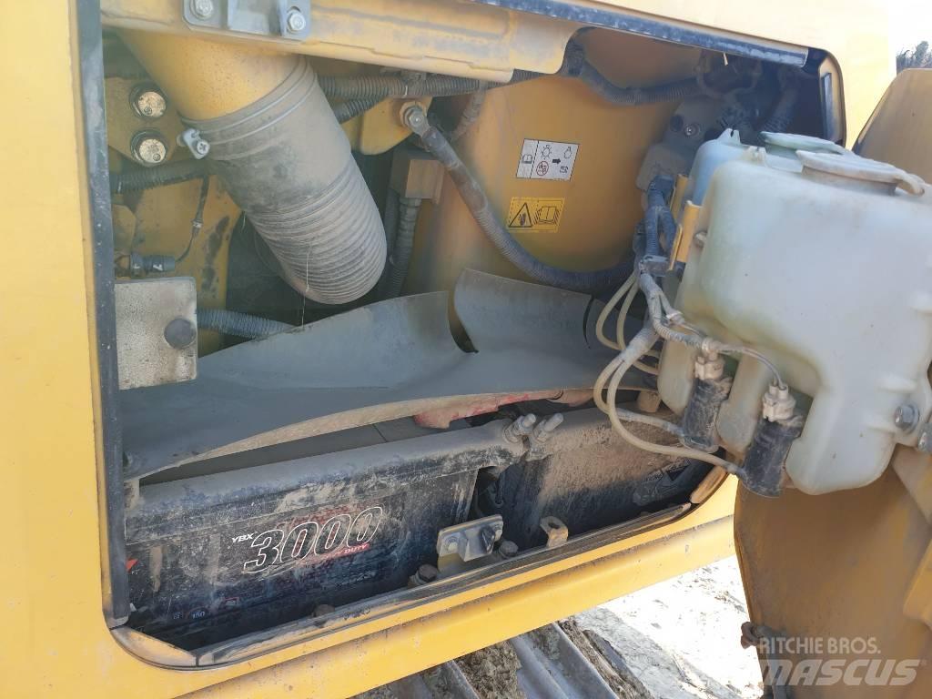 Komatsu D65PXi-18 Buldožeri guseničari