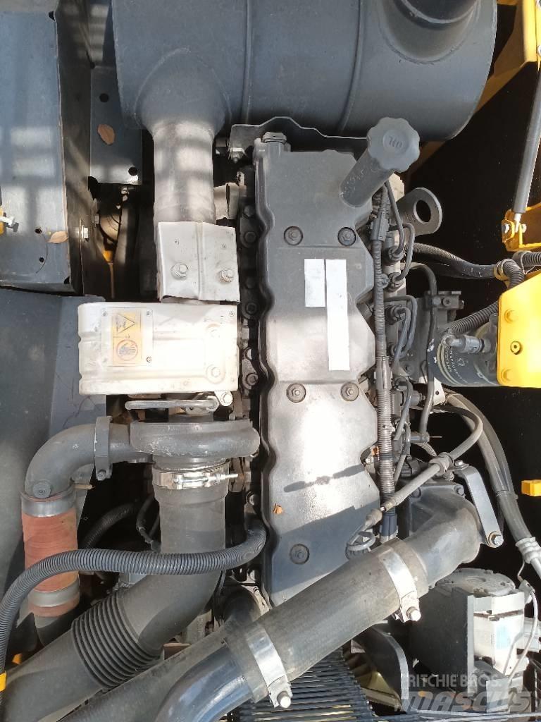 Komatsu PC 200-8 Bageri guseničari