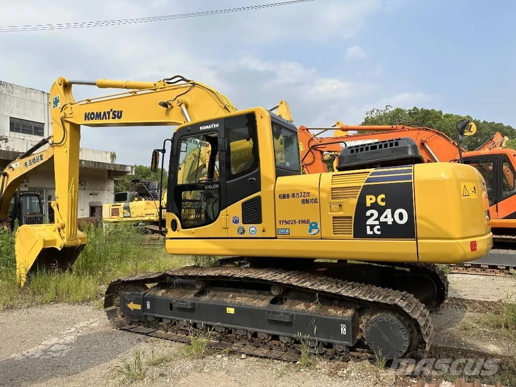 Komatsu PC240-8 Bageri guseničari