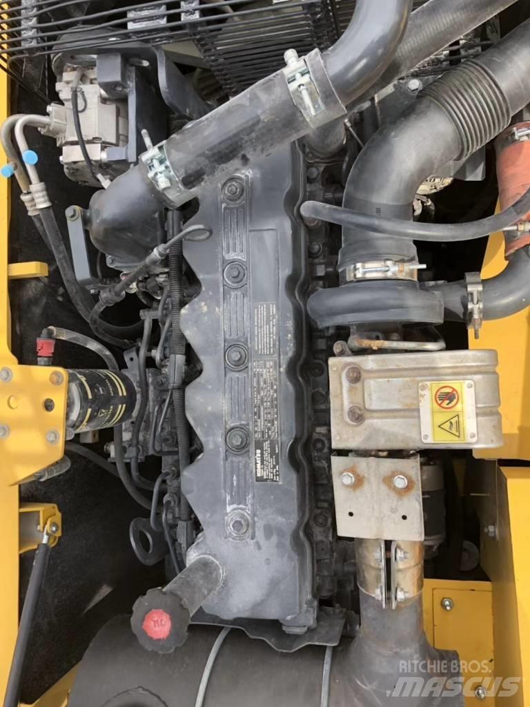 Komatsu 210LC-8 Bageri guseničari