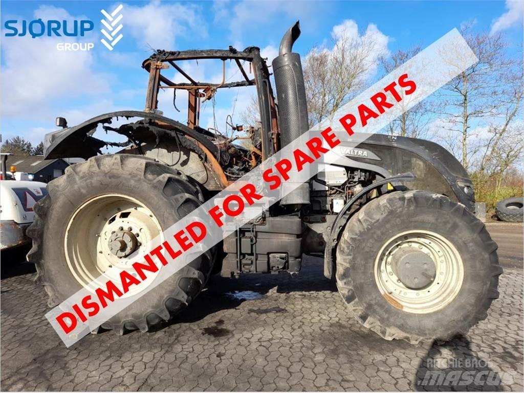 Valtra S374 Traktori