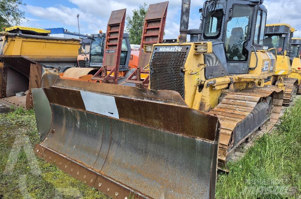 Komatsu D 61 EX-15 Buldožeri guseničari