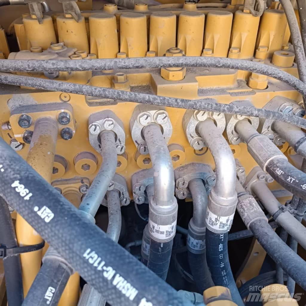 CAT 330GC Bageri guseničari