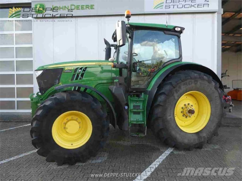 John Deere 6215R Traktori