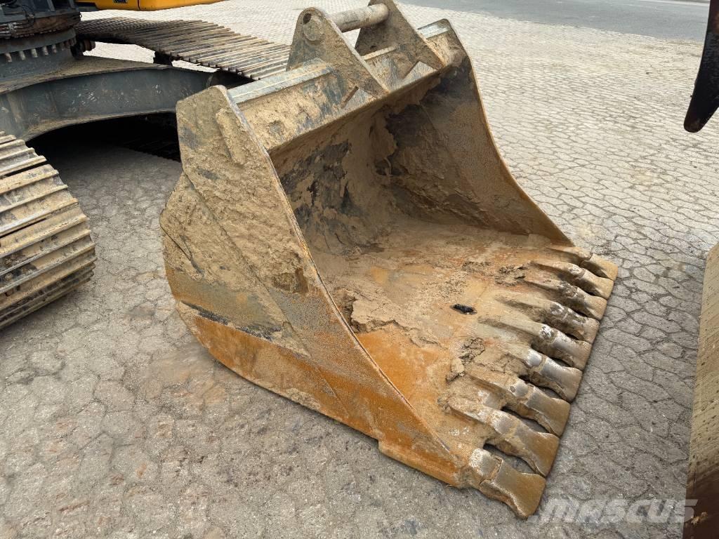 Liebherr R 926 LC Bageri guseničari