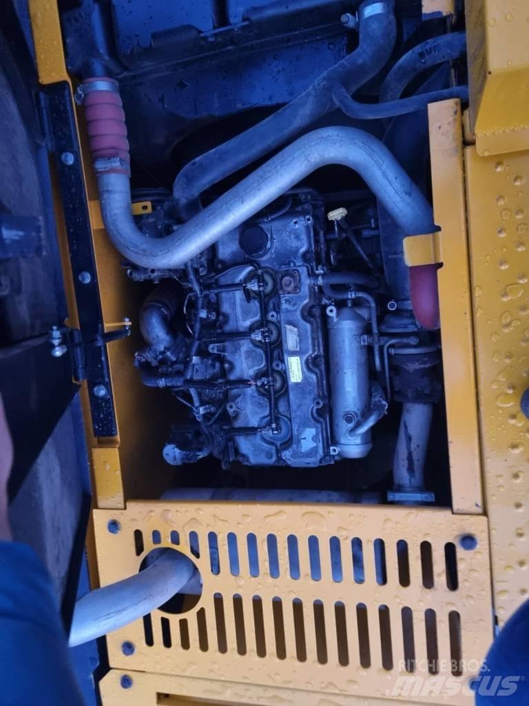 JCB JS 160 LC Bageri guseničari