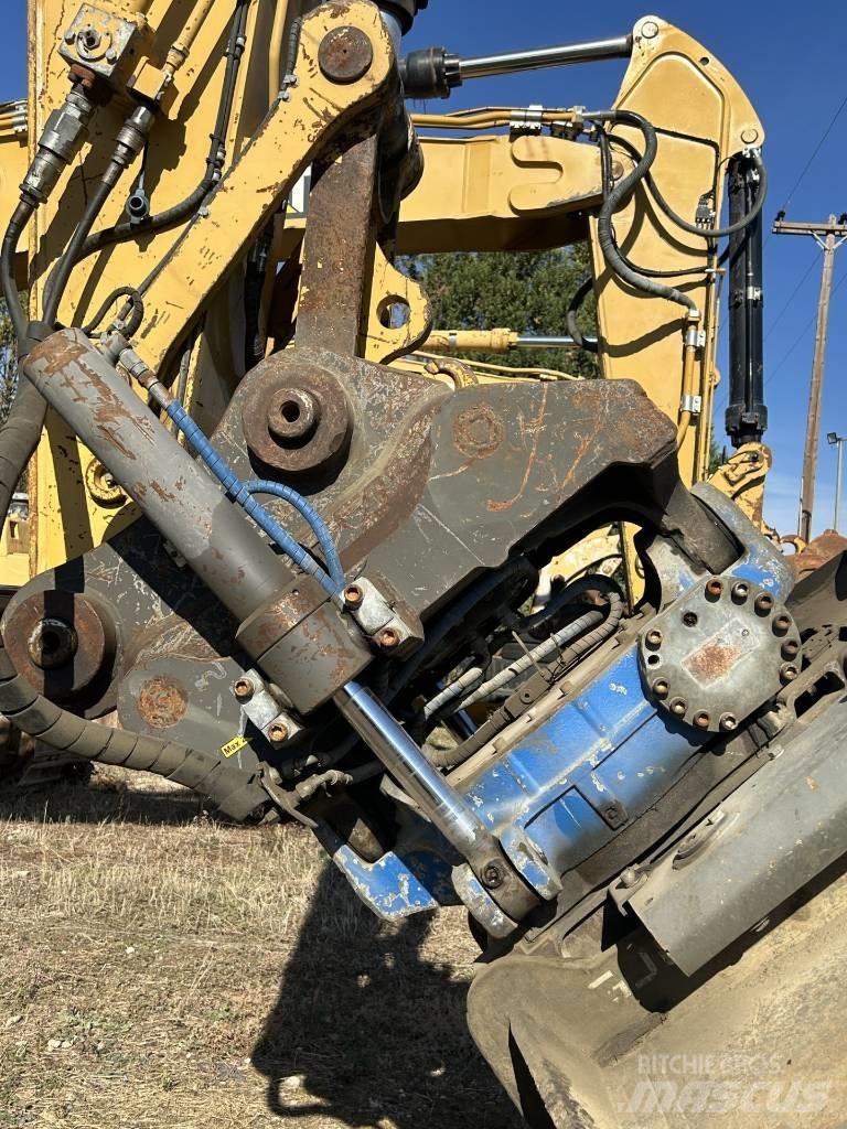 CAT 323 EL Bageri guseničari
