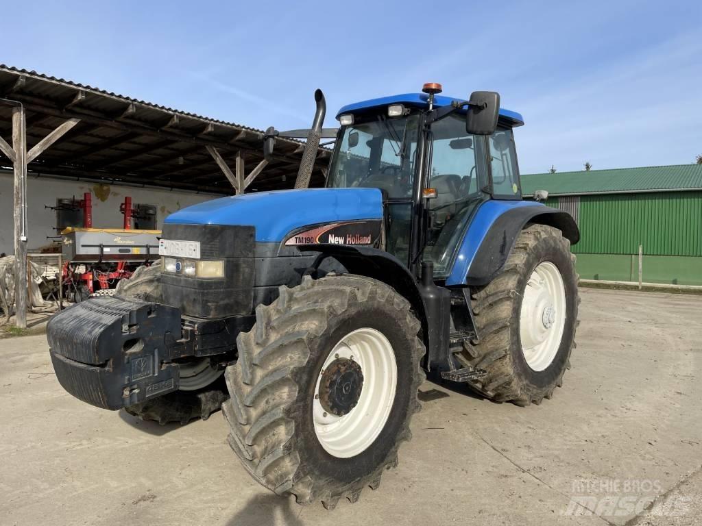 New Holland TM 190 Traktori