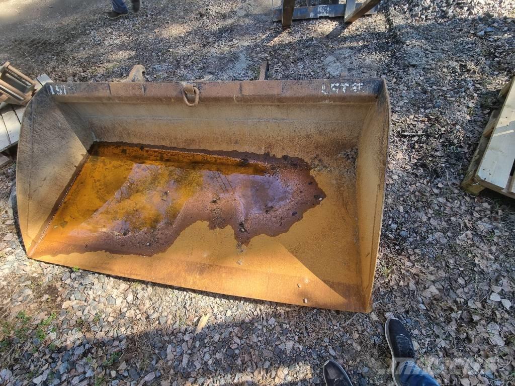 CAT 908M -2015 Utovarivači na točkove