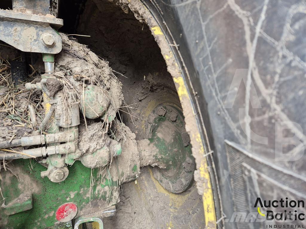 John Deere 6210 R Traktori