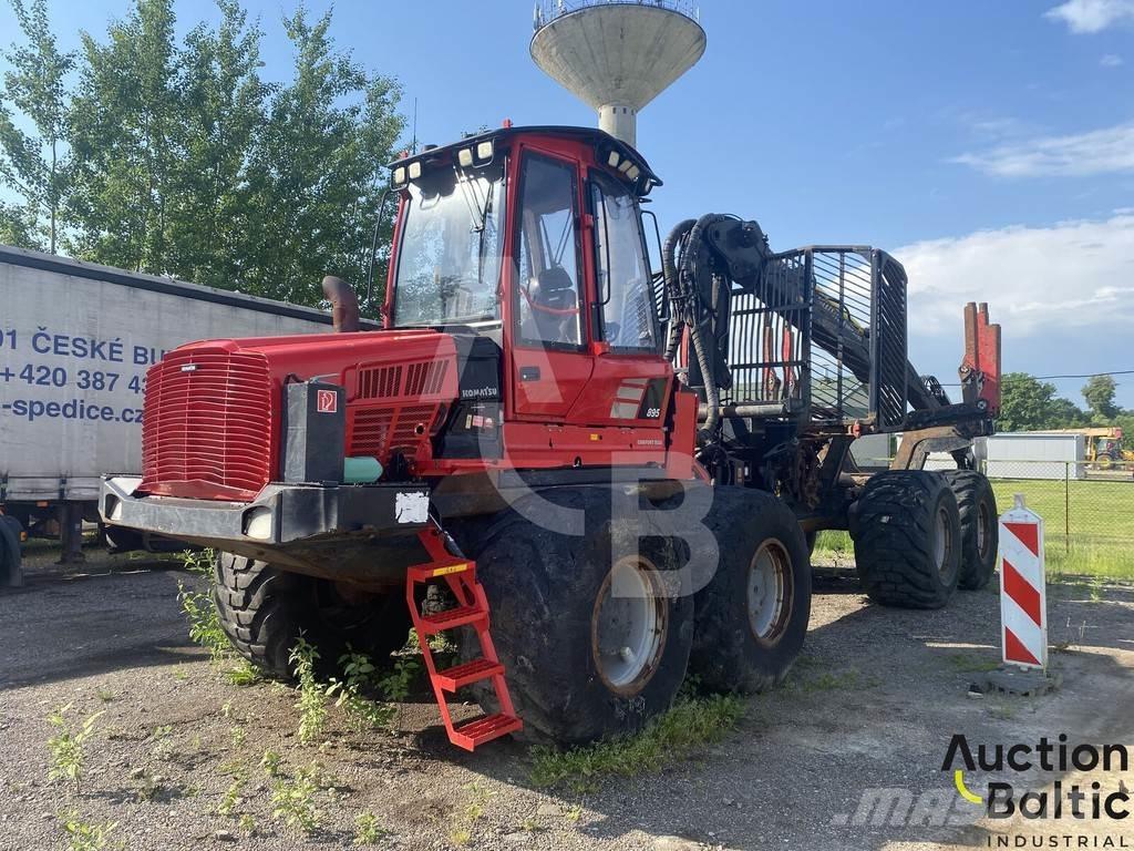 Komatsu 895 Forvarderi