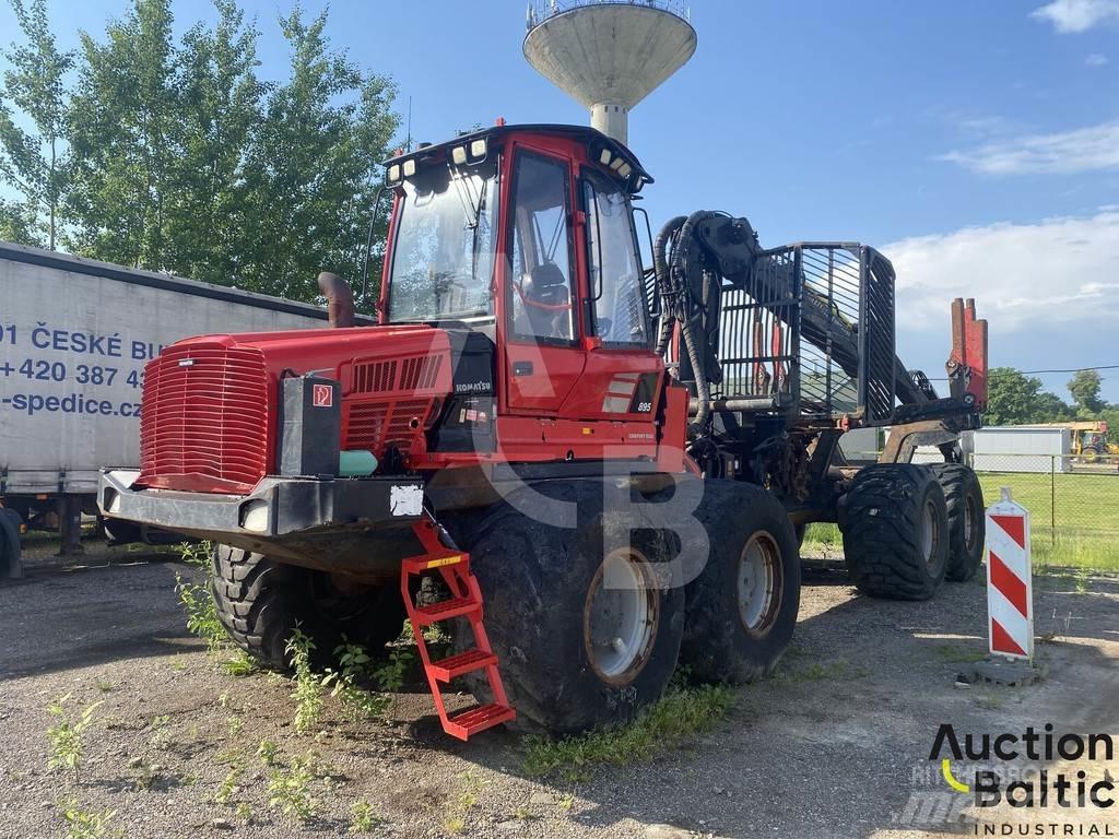 Komatsu 895 Forvarderi