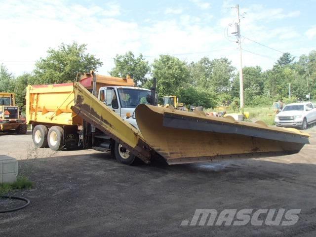 International 7400 Snežne daske i plugovi
