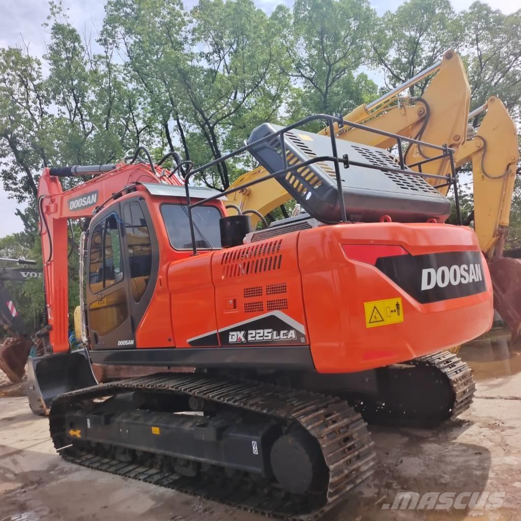 Doosan DX 225 LC Bageri guseničari