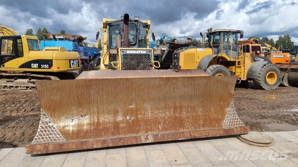 Komatsu D 61 PX-15 Buldožeri guseničari