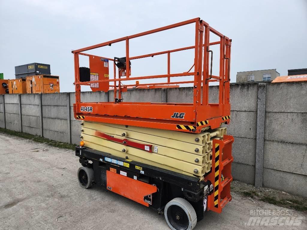JLG 4045 Makazaste platforme