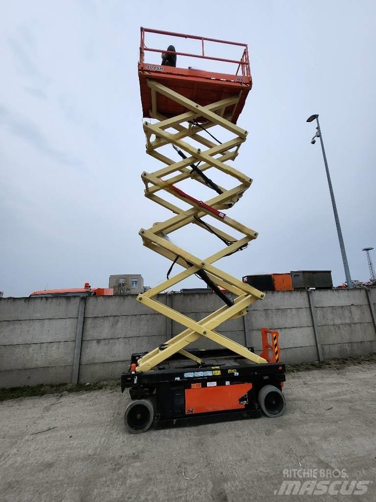 JLG 4045 Makazaste platforme