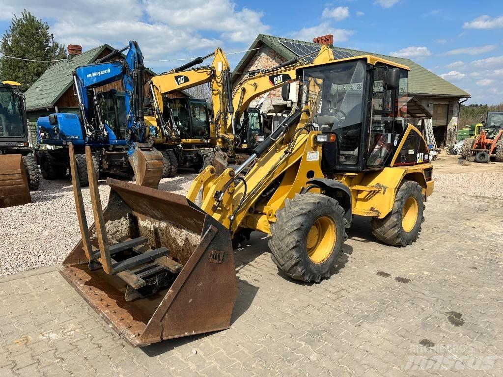 CAT 908 Utovarivači na točkove
