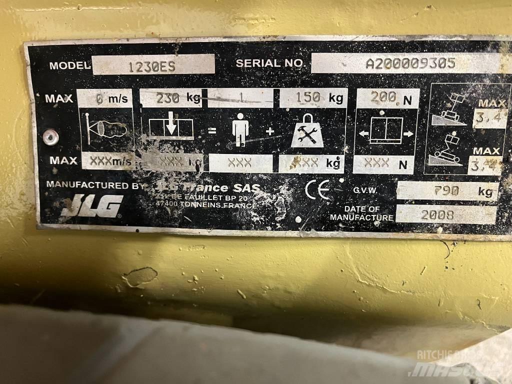 JLG 1230 ES Makazaste platforme