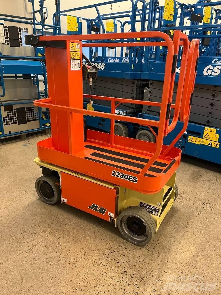 JLG 1230 ES Makazaste platforme