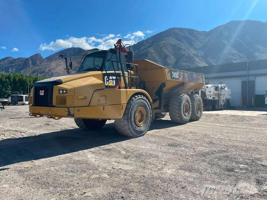 CAT 745 C Zglobni damperi