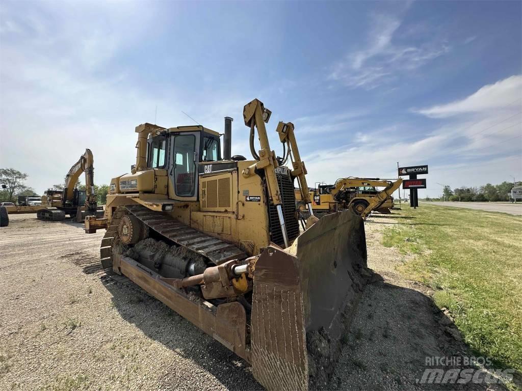 CAT D7R Buldožeri guseničari