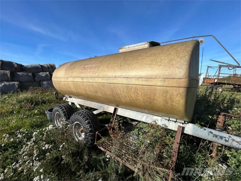 Chemo 310/65 Poluprikolice cisterne