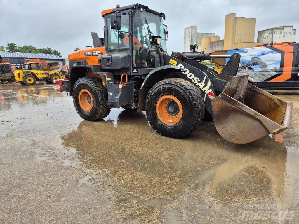 Doosan DL 250-7 Utovarivači na točkove