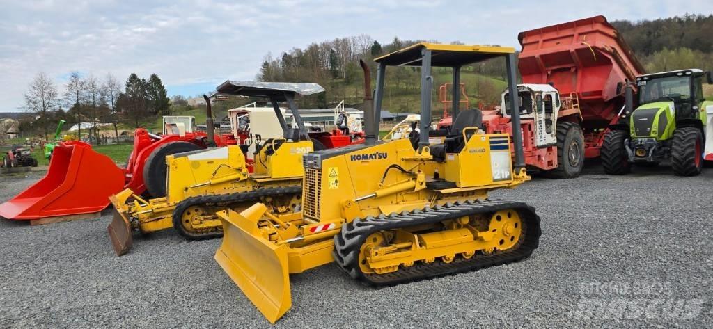 Komatsu D 21 P-8 Buldožeri guseničari