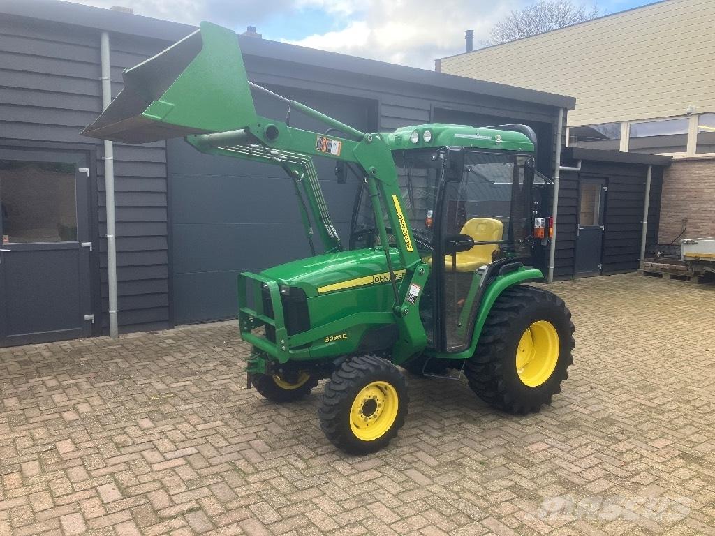 John Deere 3036 E Manji traktori